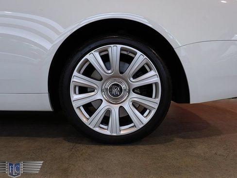 Used 2017 Rolls-Royce Dawn RWD image 44