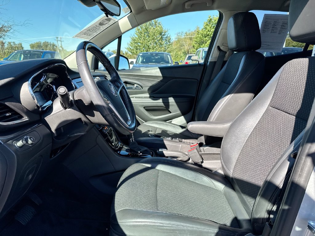 Used 2022 Buick Encore Preferred w/ Safety Package AWD/4WD image 19