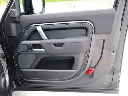 Used 2022 Land Rover Defender 90 X-Dynamic S AWD/4WD image 14