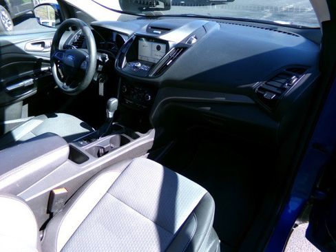 Used 2017 Ford Escape SE w/ Equipment Group 201A image 12