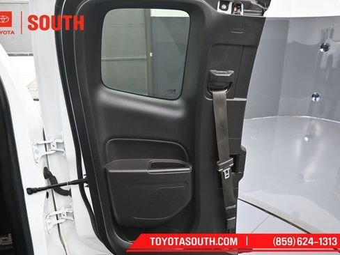 Used 2018 Chevrolet Colorado W/T RWD image 20