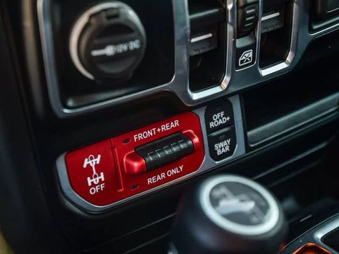 Used 2022 Jeep Wrangler Unlimited Rubicon image 25