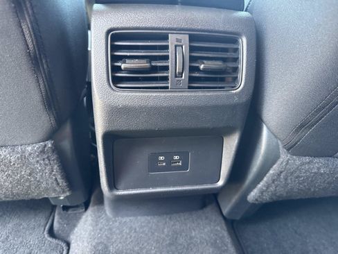 Used 2023 Nissan Rogue SV FWD image 25