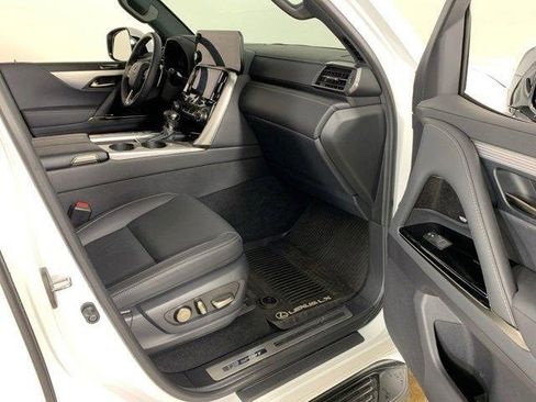Used 2024 Lexus LX 600 F Sport image 21