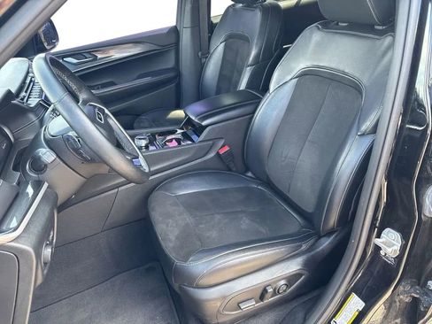 Used 2021 Jeep Grand Cherokee L Laredo image 19