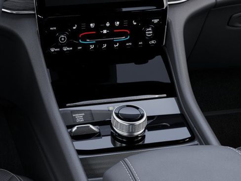 New 2025 Jeep Grand Cherokee Limited w/ Luxury Tech Group II image 24