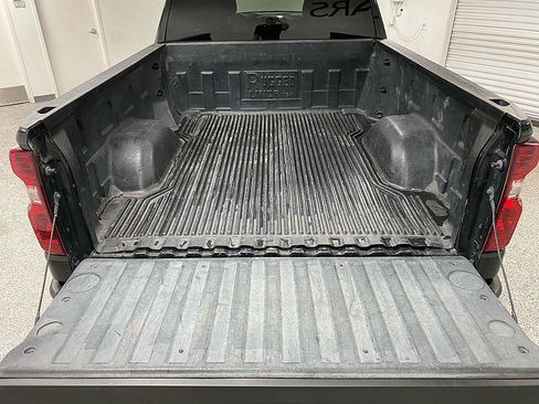 Used 2020 Chevrolet Silverado 1500 LT image 12