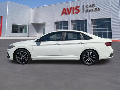 Used 2025 Volkswagen Jetta Sport FWD image 2