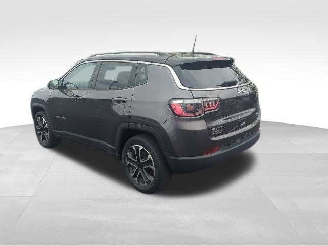 Used 2022 Jeep Compass Limited AWD/4WD image 9