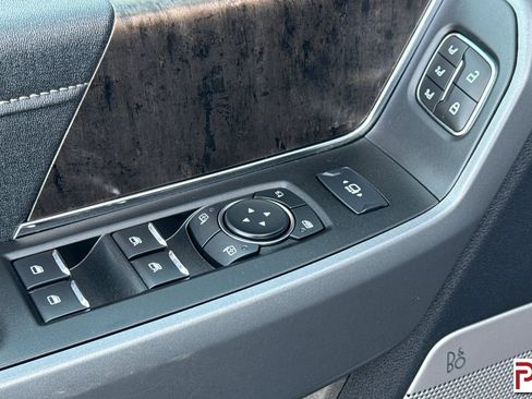 Used 2024 Ford F350 Lariat image 13