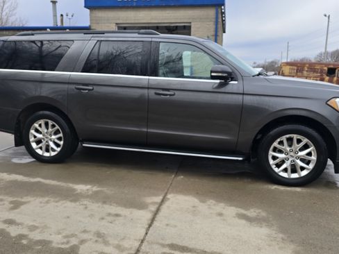 Used 2021 Ford Expedition Max XLT image 4