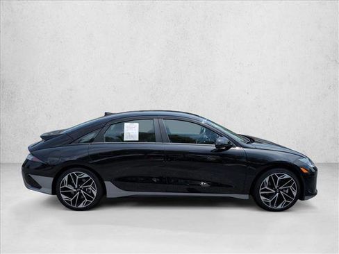 Used 2025 Hyundai Ioniq 6 SEL RWD image 4