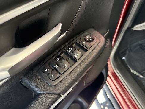 Used 2020 RAM 1500 Big Horn AWD/4WD image 14