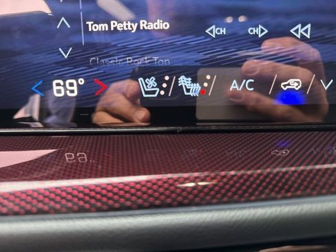 Used 2026 Chevrolet Traverse RS image 20