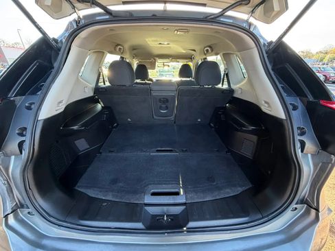 Used 2017 Nissan Rogue S AWD/4WD image 10