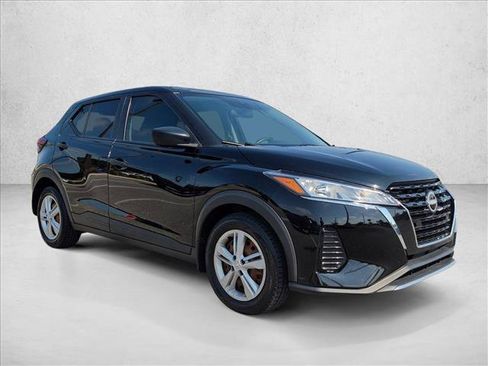 Used 2023 Nissan Kicks S FWD image 3