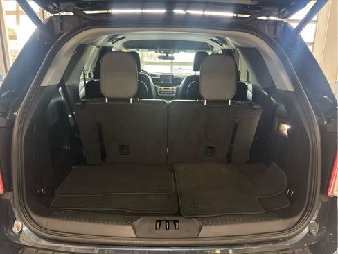 Used 2022 Ford Explorer XLT w/ Equipment Group 202A AWD/4WD image 7