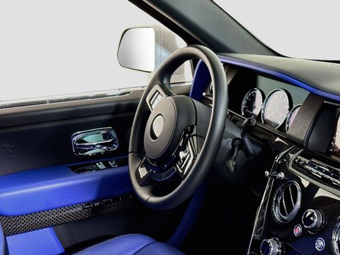 Used 2023 Rolls-Royce Cullinan Black Badge w/ Dark Exterior Package AWD/4WD image 37