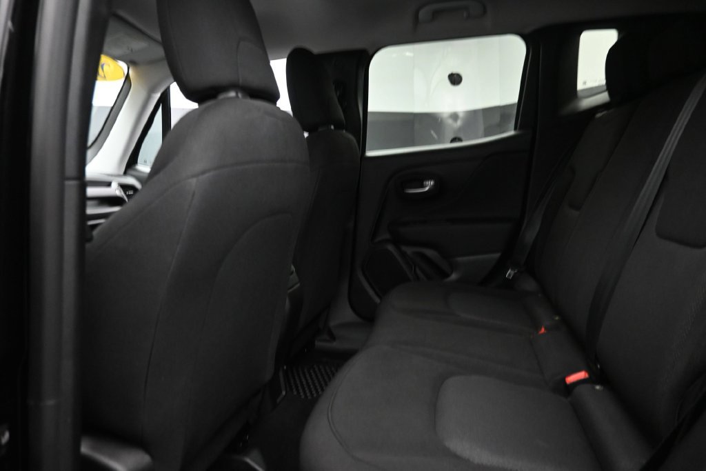 Used 2023 Jeep Renegade Latitude AWD/4WD image 12