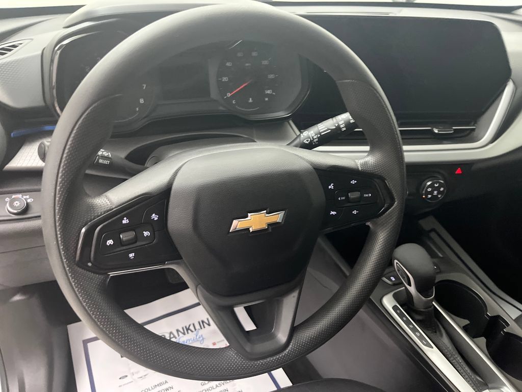 Used 2025 Chevrolet Trax LS FWD image 16