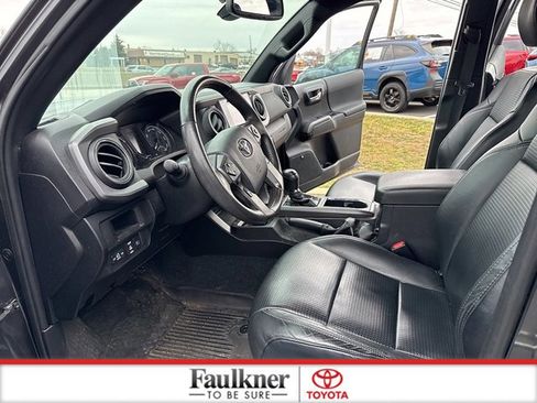 Certified 2019 Toyota Tacoma TRD Sport image 9