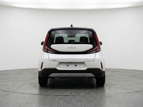 Used 2025 Kia Soul LX w/ LX Technology Package FWD image 7