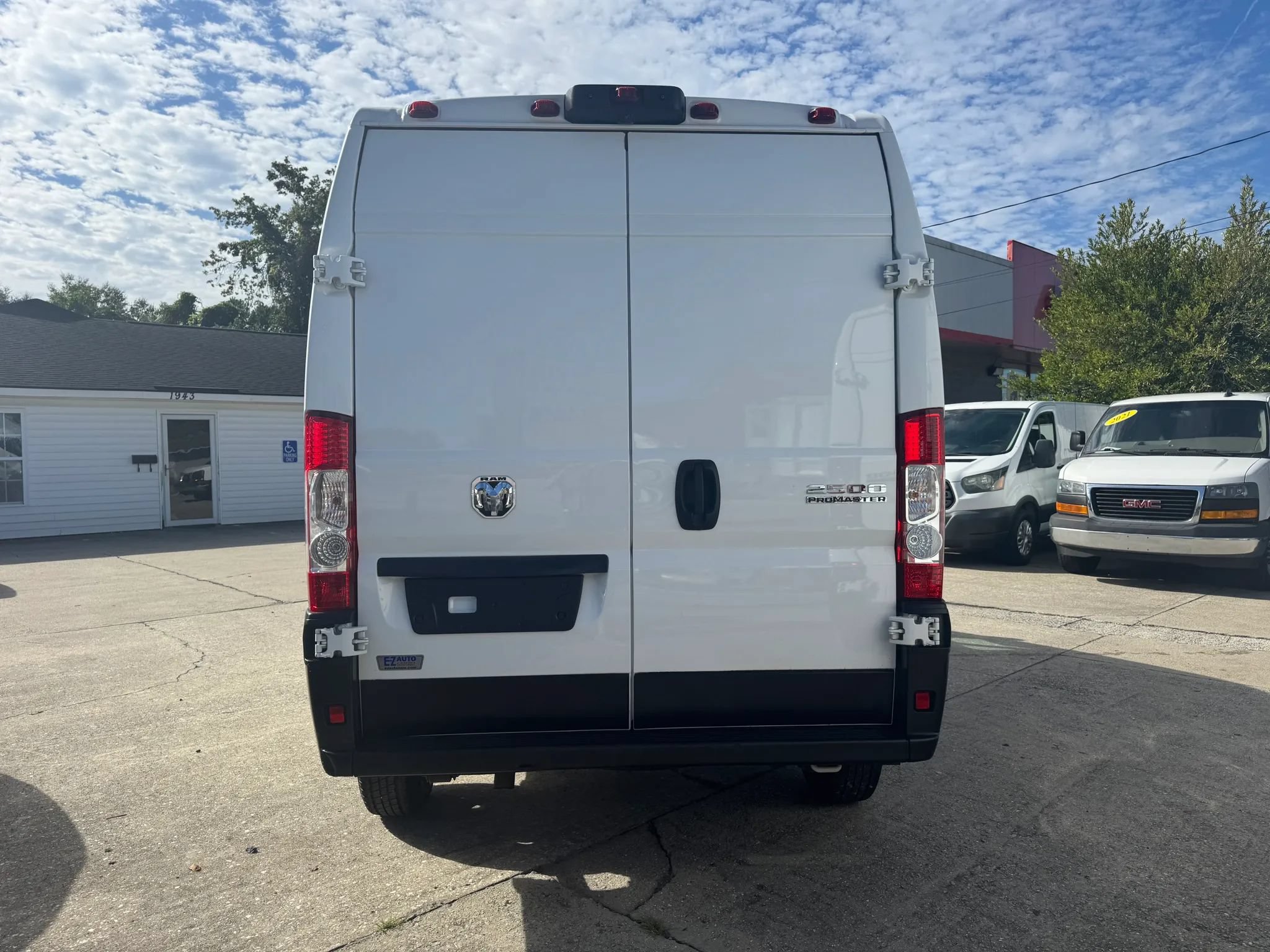 Used 2025 RAM ProMaster 2500 w/ Convenience Group FWD image 8