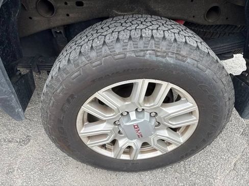 Used 2024 GMC Sierra 2500 SLE w/ SLE Value Package; AWD/4WD image 4