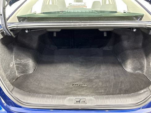 Used 2024 Nissan Altima 2.5 SR FWD image 19