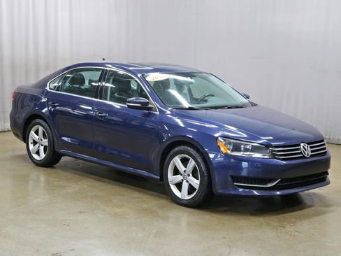Used 2013 Volkswagen Passat 2.5 SE image 1