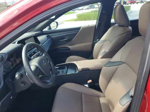 Used 2025 Lexus ES 350 w/ Premium Package image 19