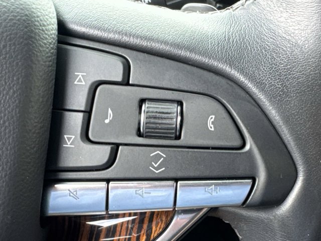 Used 2023 Cadillac Escalade Premium Luxury w/ Performance Package AWD/4WD image 34