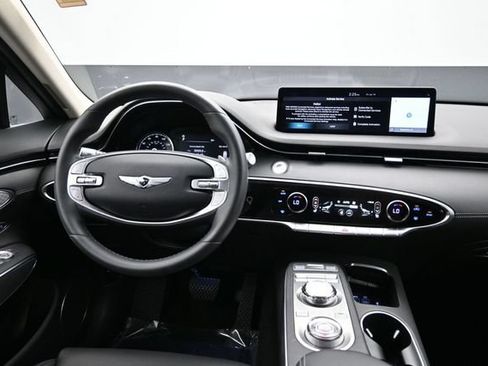 Used 2024 Genesis GV70 2.5T w/ Select Package AWD/4WD image 8