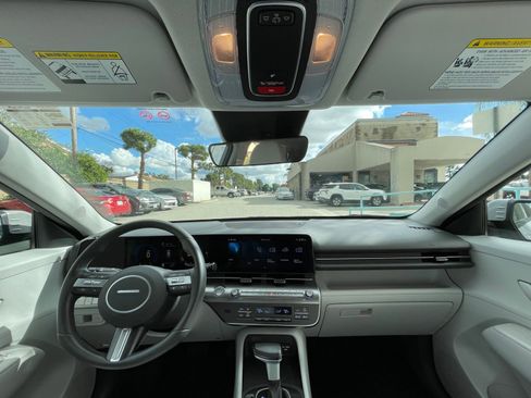 Used 2025 Hyundai Kona SEL image 33