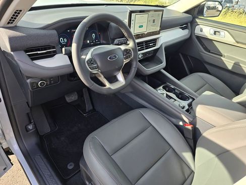 New 2026 Ford Explorer Active w/ Active Comfort Package AWD/4WD image 2
