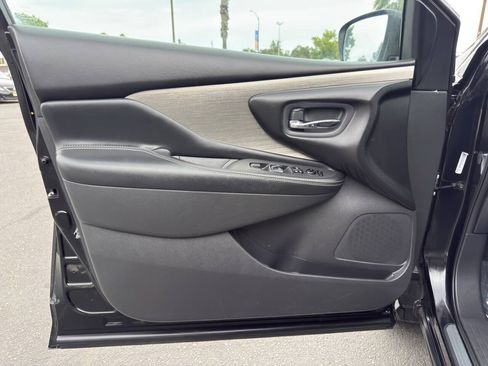 Used 2017 Nissan Murano SV FWD image 9