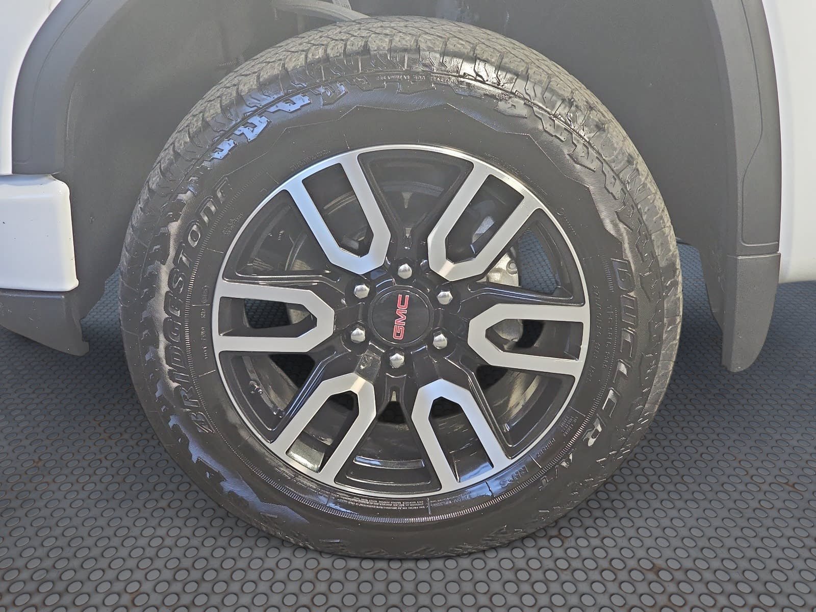 Used 2025 GMC Sierra 1500 AT4 w/ AT4 Premium Package AWD/4WD image 29