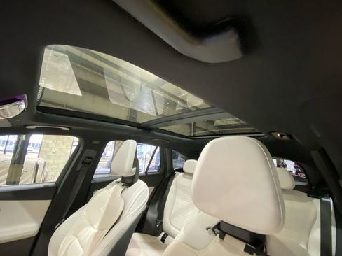 Used 2025 Mercedes-Benz GLC 300 4MATIC image 15