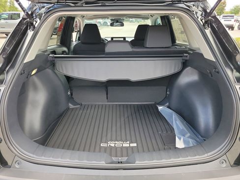 Used 2026 Toyota Corolla Cross LE w/ Moonroof Package FWD image 8