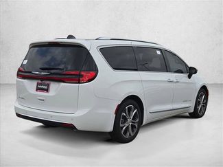 New 2026 Chrysler Pacifica Pinnacle video 2