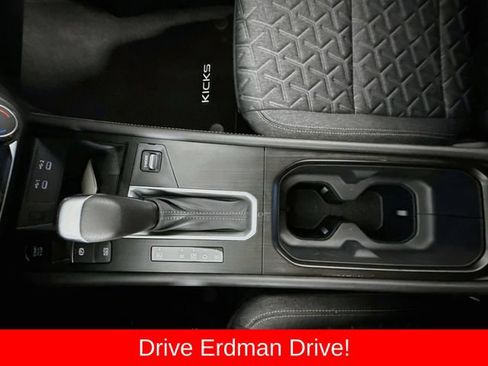Used 2025 Nissan Kicks SV AWD/4WD image 18
