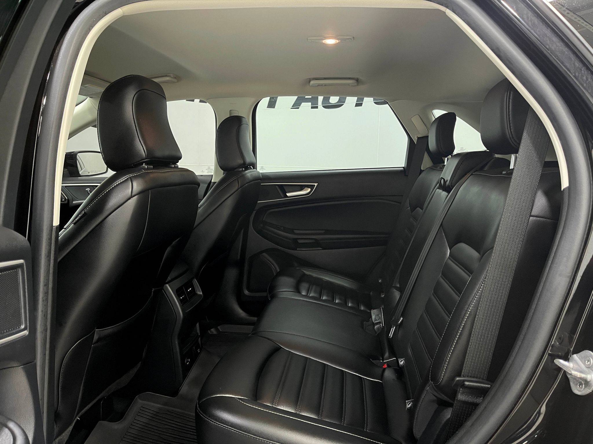 Used 2021 Ford Edge SEL w/ Convenience Package AWD/4WD image 28