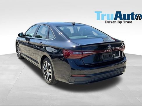 Used 2025 Volkswagen Jetta SE FWD image 5