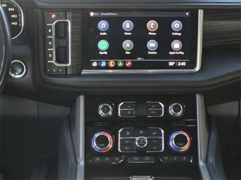 Used 2021 GMC Yukon XL Denali w/ Denali Premium Package image 12