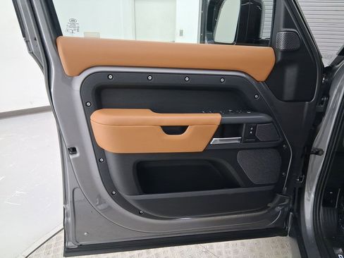 Used 2020 Land Rover Defender 110 X image 21