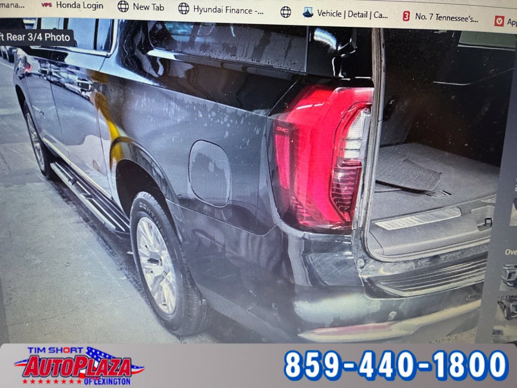 Used 2025 GMC Yukon XL Denali AWD/4WD image 2