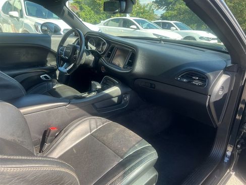 Used 2016 Dodge Challenger SRT w/ Technology Group RWD image 6