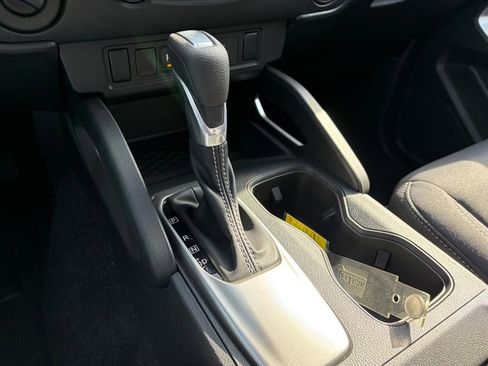 Certified 2025 Nissan Frontier SV image 24