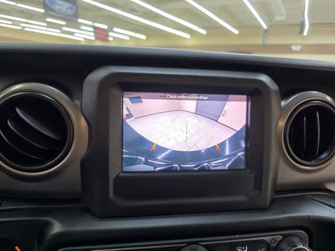 Used 2021 Jeep Wrangler Unlimited Sport AWD/4WD image 30