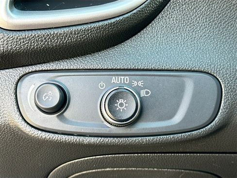 Used 2022 Chevrolet Trax LS w/ Tint and Cruise Package image 11